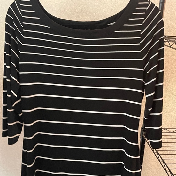 White House Black Market 3/4 Length sleeve tunic - Picture 5 of 6